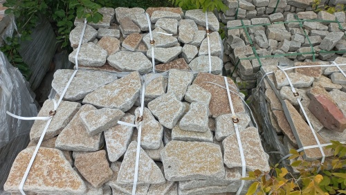 Плитняк гранитный галтованный купить в Саратовской области