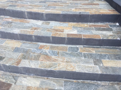 Плитка из Златолита Уральского для лестницы купить в Саратовской области