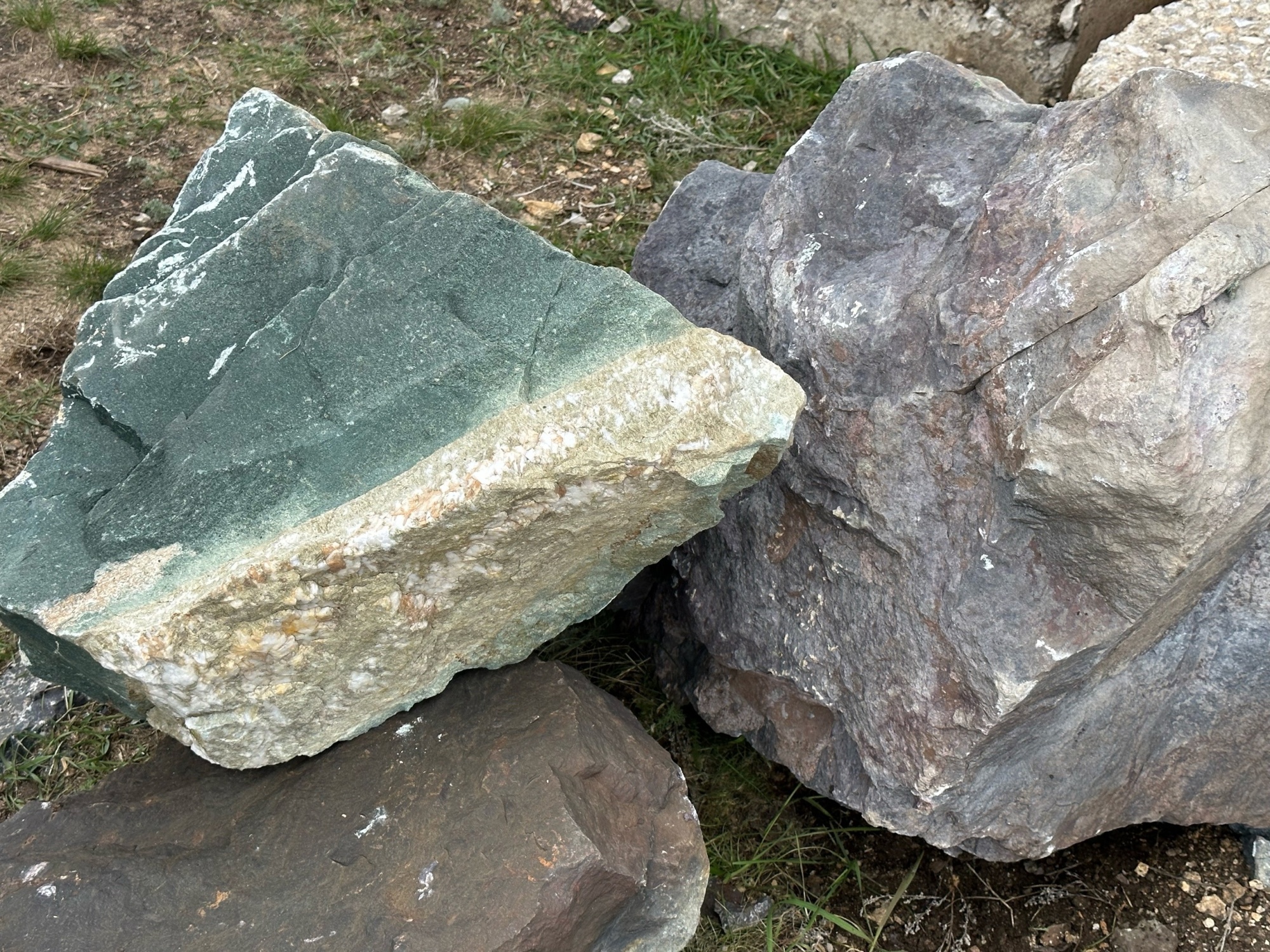 Камни для ландшафтного дизайна зелёные 10-60 килограмм купить в Саратовской области