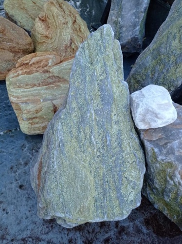 Златолит жёлтый, жёлто-зелёный глыбки и валуны для ланшафтного дизайна купить в Саратовской области