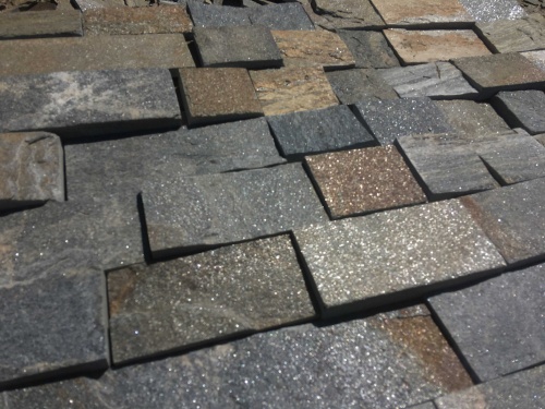 Плитка пилёная златолит Уральский для цоколя, отмостки купить в Саратовской области