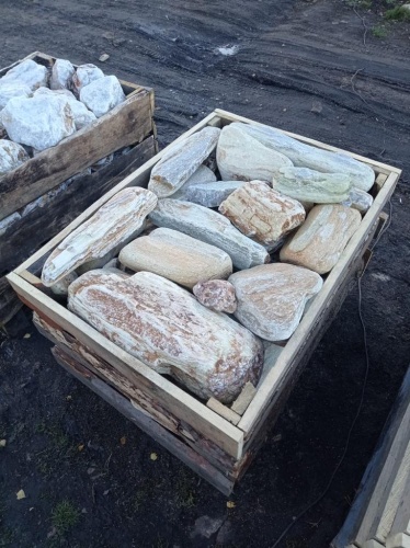 Златолит жёлтый, жёлто-зелёный глыбки и валуны для ланшафтного дизайна купить в Саратовской области