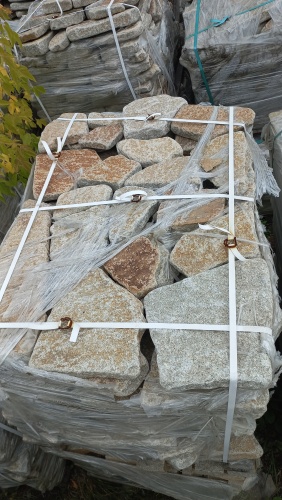 Плитняк галтованный гранитный для ландшафтного дизайна купить в Саратовской области