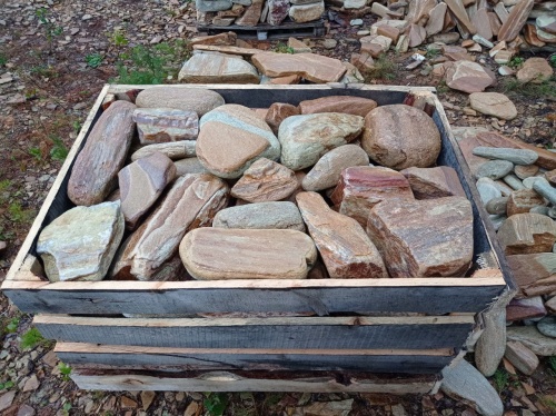 Златолит жёлтый, жёлто-зелёный глыбки и валуны для ланшафтного дизайна купить в Саратовской области