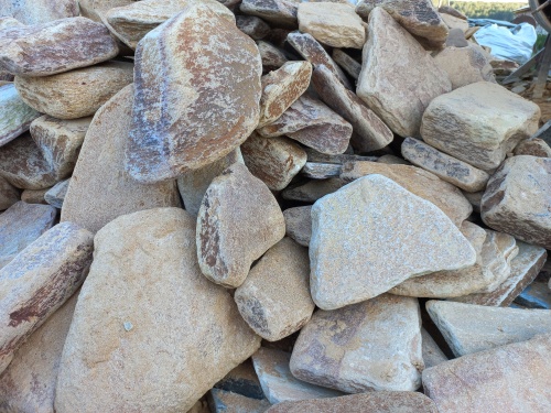 Златолит жёлтый, жёлто-зелёный глыбки и валуны для ланшафтного дизайна купить в Саратовской области