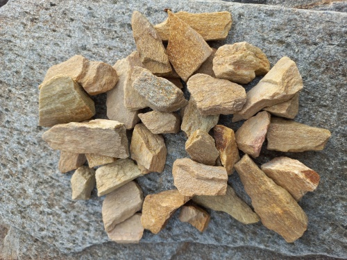 Златолит жёлтый декоративная каменная крошка купить в Саратовской области