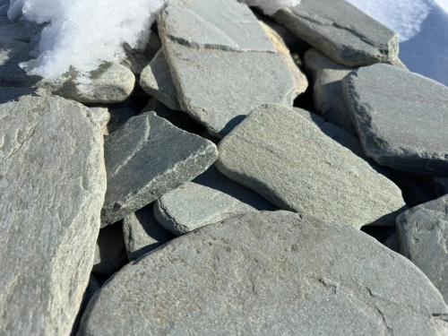 Плитняк златолит зелёный галтованный для цоколя купить в Саратовской области