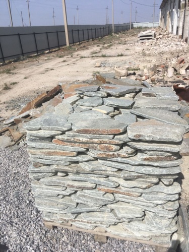 Златолит серебристый галтованный для лестниц купить в Саратовской области