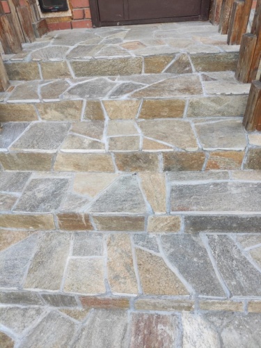 плитняк для лестницы