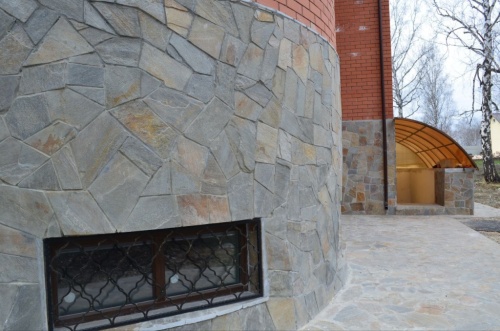 Плитняк златолит Уральский для цоколя, отмостки купить в Саратовской области